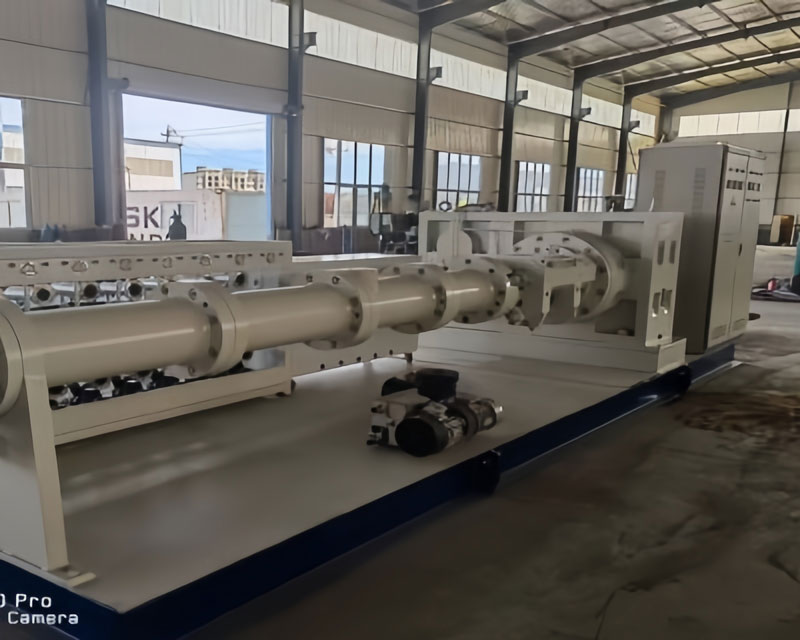 เครื่องอัดรีดยาง